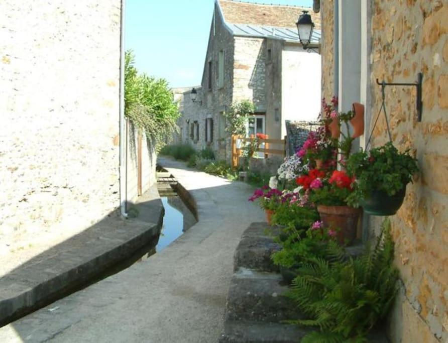 Petite Maison De Village Maincy Extérieur photo