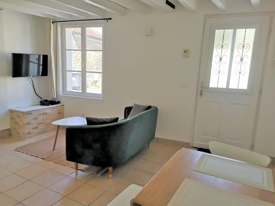 Petite Maison De Village Maincy Extérieur photo